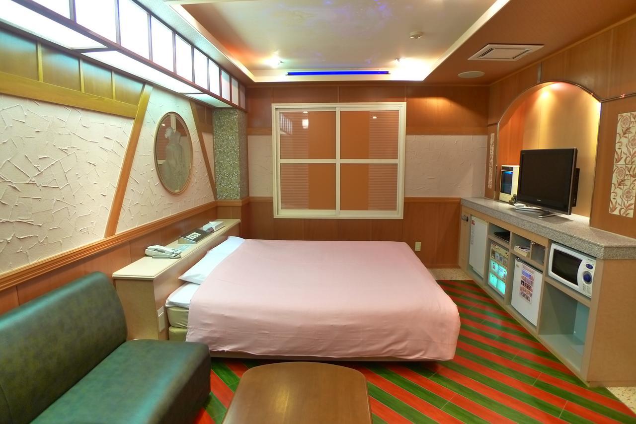 Resort Inn Golf Gotemba (Adults Only) المظهر الخارجي الصورة